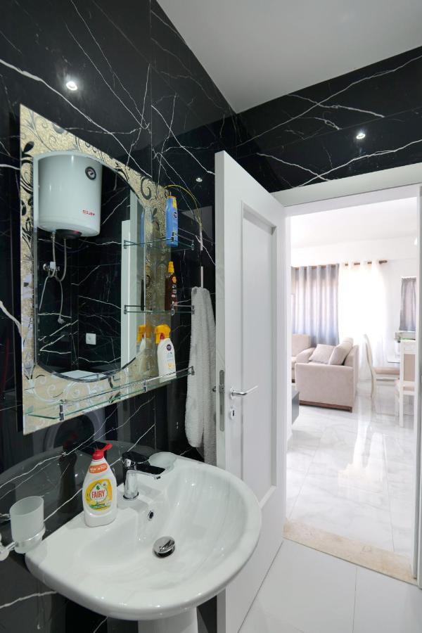 Arijons Apartments Sarande Exterior photo