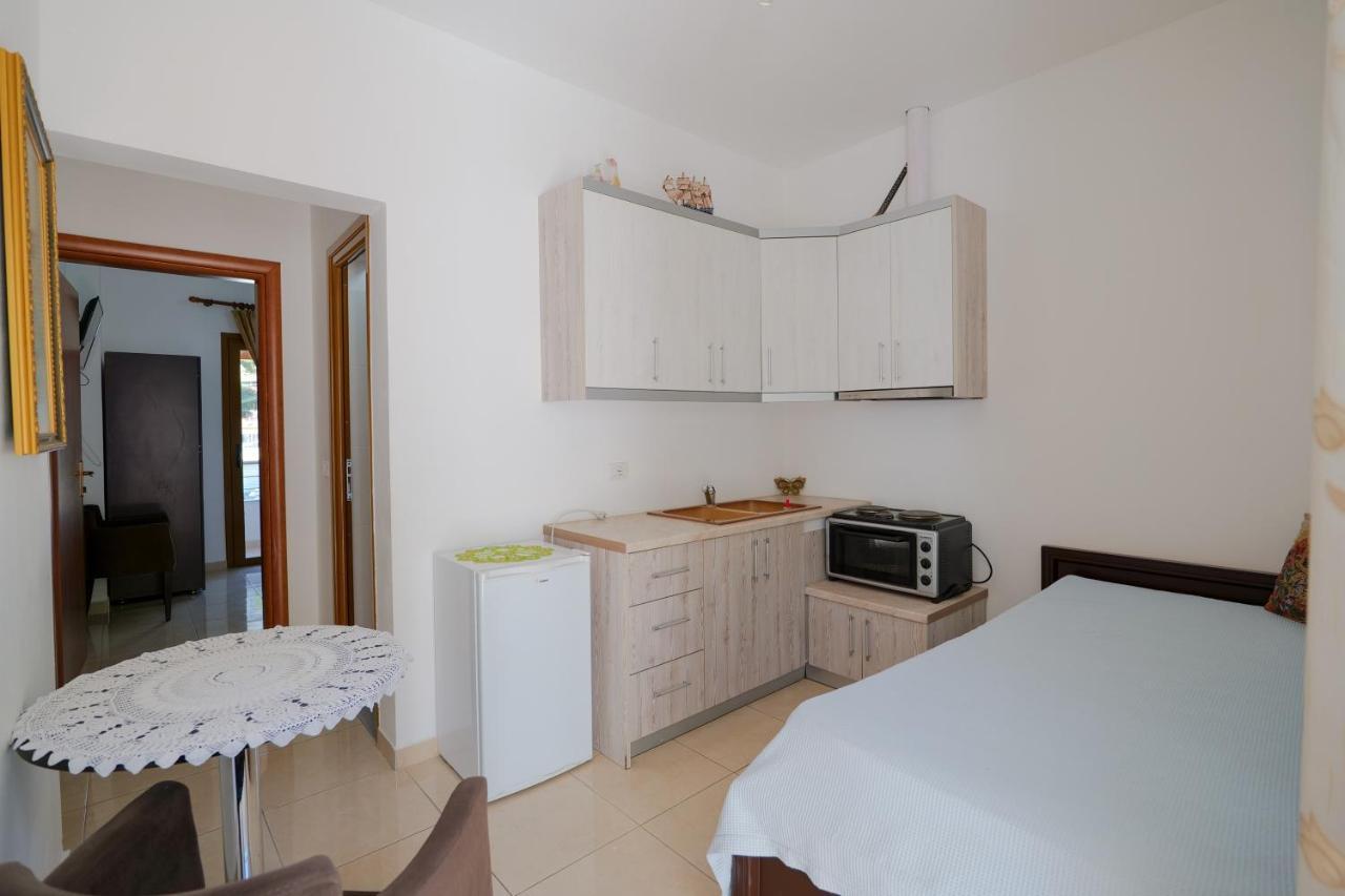 Arijons Apartments Sarande Exterior photo